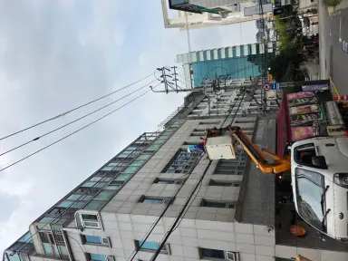 “지붕 위 엉킨 전선 정돈”…강남구, 공중선 정비 시작